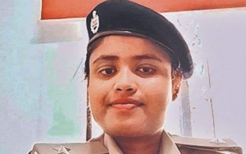 Chitra Kumari: A Story of Success from a Government School to Becoming a DSP at Just 20